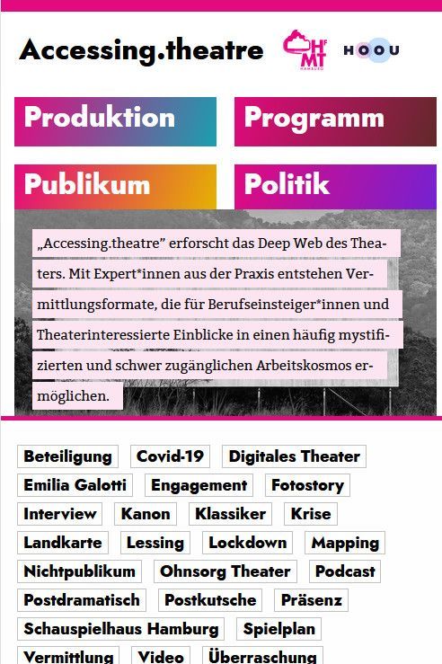 Startseite der Website Accessing.theater mit den Menüpunkten „Produktion“, „Programm“, „Publikum“ und „Politik“, Smartphone-Version
